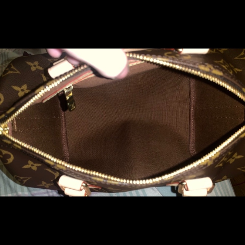 LV Speedy Bandoulière 25 (inside of purse)